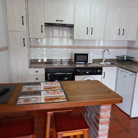 Apartamentos El Ardinal Аренас де Кабралес Екстериор снимка