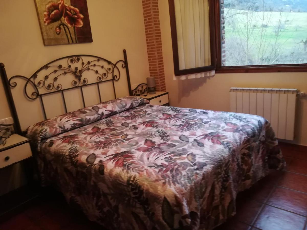 Apartamentos El Ardinal Аренас де Кабралес Екстериор снимка