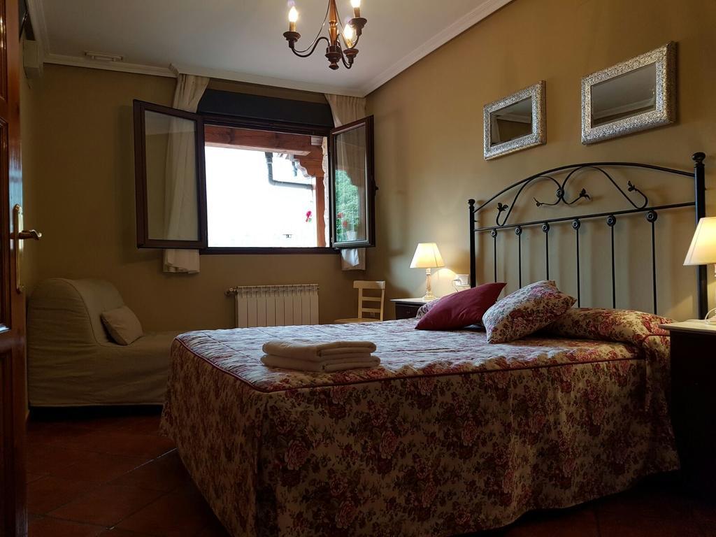 Apartamentos El Ardinal Аренас де Кабралес Екстериор снимка